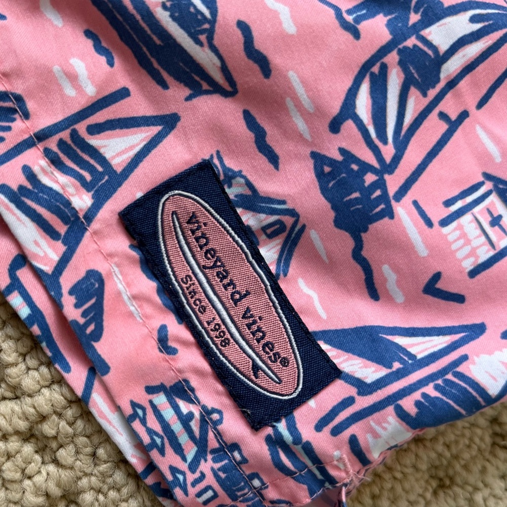 Vineyard Vines sailboat  Swim Trunks